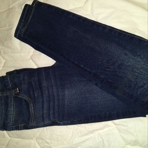 I am selling a pair of American Eagle skinny jeans. Junior size 00